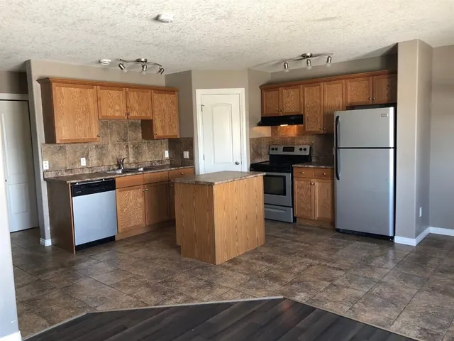 6802 50 Ave #31, Camrose 4