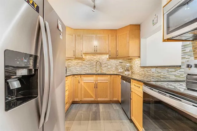 3730 50 St #410, Calgary 3