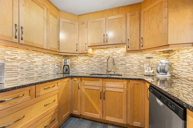 3730 50 St #410, Calgary 5