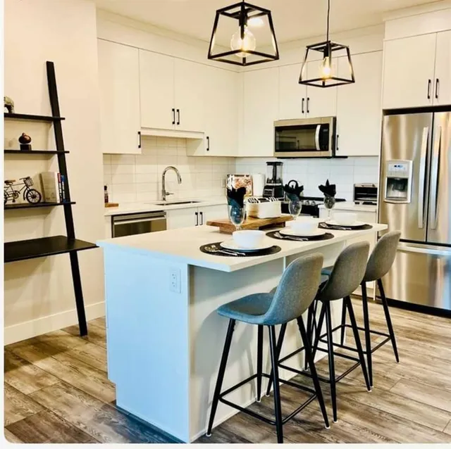 8355 19 Ave #110, Calgary 2
