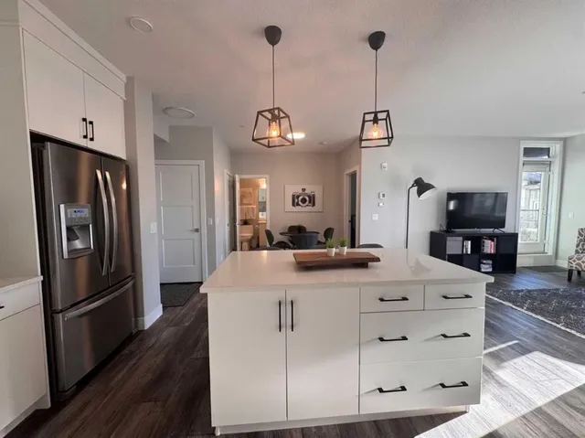 8355 19 Ave #110, Calgary 3
