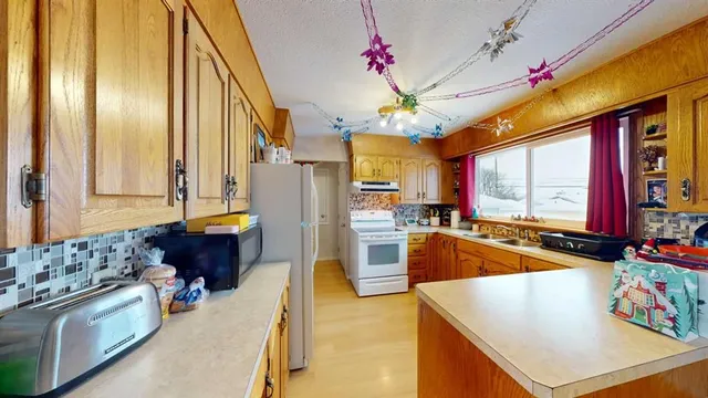 101A Avenue #10314, Lac La Biche 2