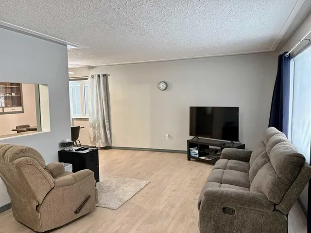 5019 51 St, Mannville 4