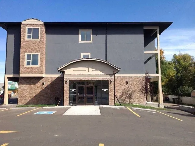 330 2 St #25, Brooks 2