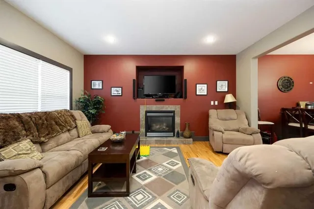 144 Falcon Dr, Fort McMurray 2