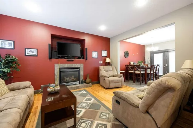 144 Falcon Dr, Fort McMurray 4