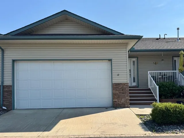 12 Garden Way, Drumheller 2
