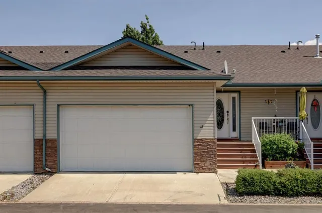 12 Garden Way, Drumheller 3