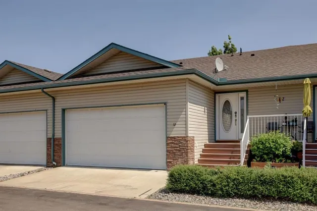 12 Garden Way, Drumheller 4