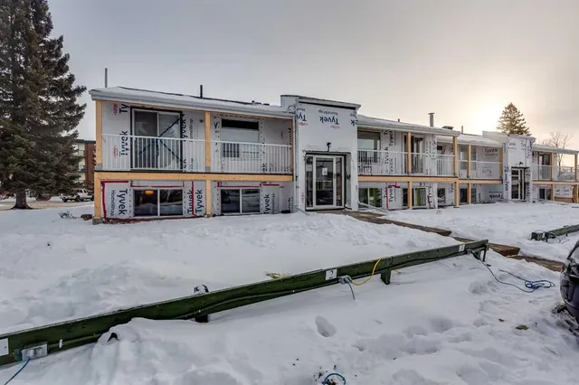 5 Stanton St #3, Red Deer 2