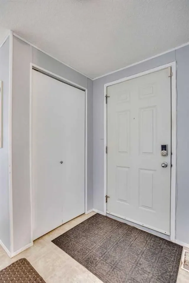 209 Waterhouse St, Fort McMurray 2