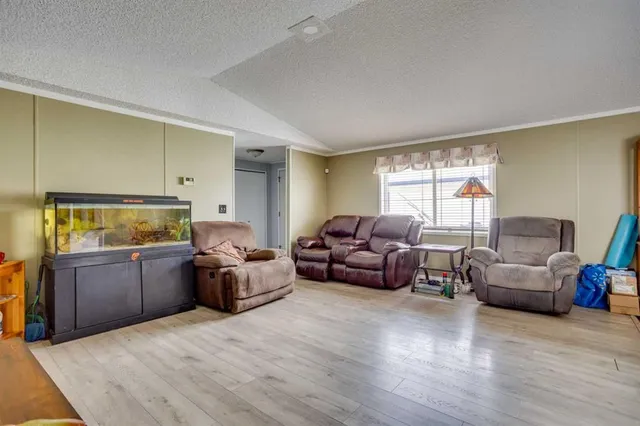 209 Waterhouse St, Fort McMurray 5