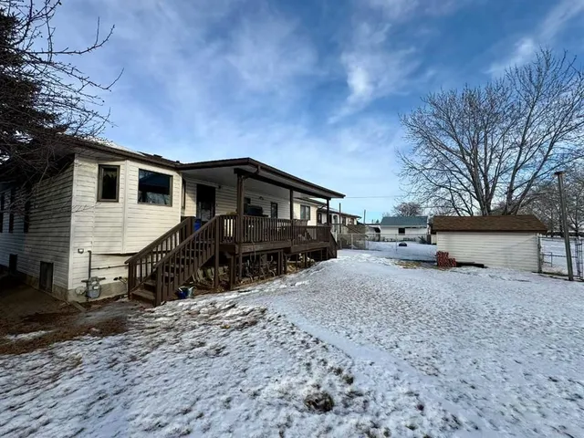 1925 5 Avenue, Wainwright 3