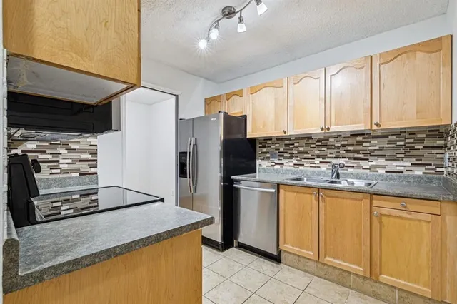 537 14 Ave #404, Calgary 2