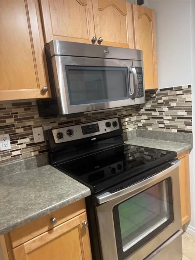 537 14 Ave #404, Calgary 3
