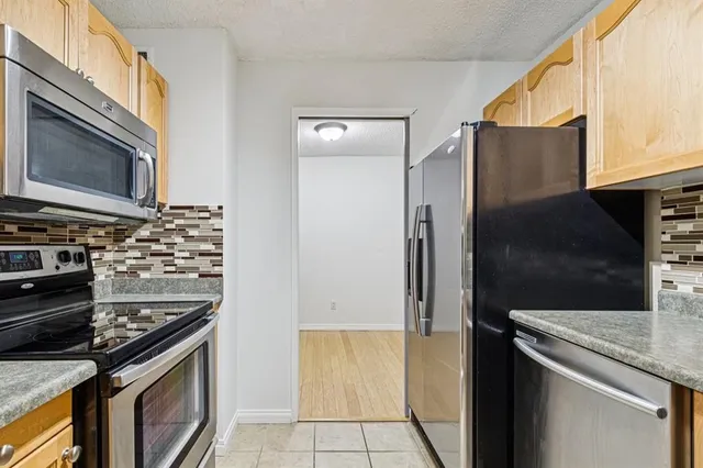 537 14 Ave #404, Calgary 4