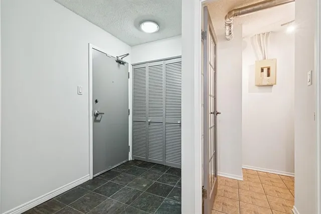 537 14 Ave #404, Calgary 5