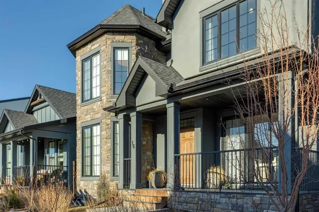 16 Treeline Lane, Calgary 2
