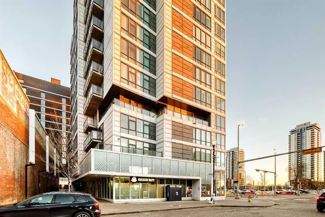 450 8 Ave #310, Calgary 3