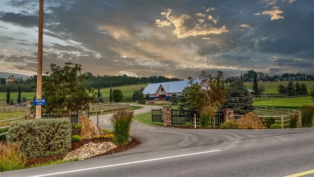 386038 64 St, Rural Foothills County