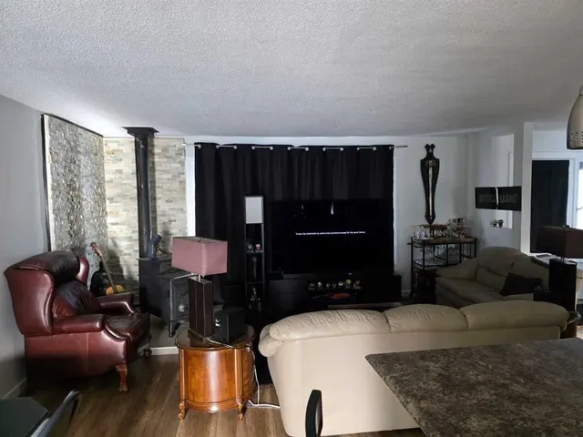 10853 99 Ave, Grande Cache 3