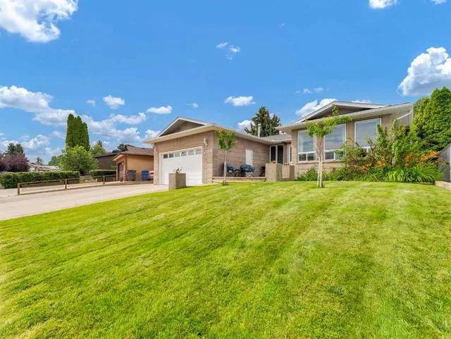 2508 12 Ave, Medicine Hat 2