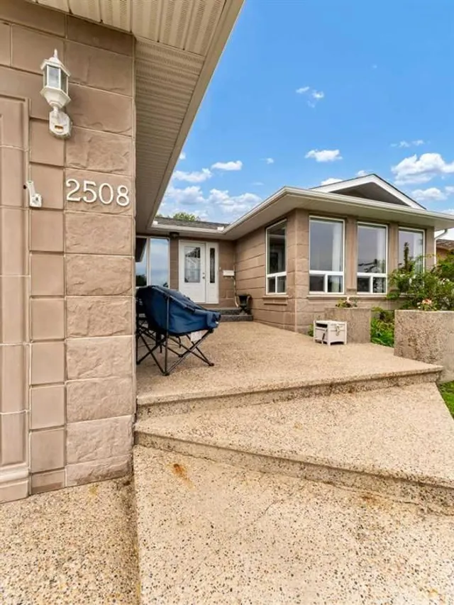 2508 12 Ave, Medicine Hat 4
