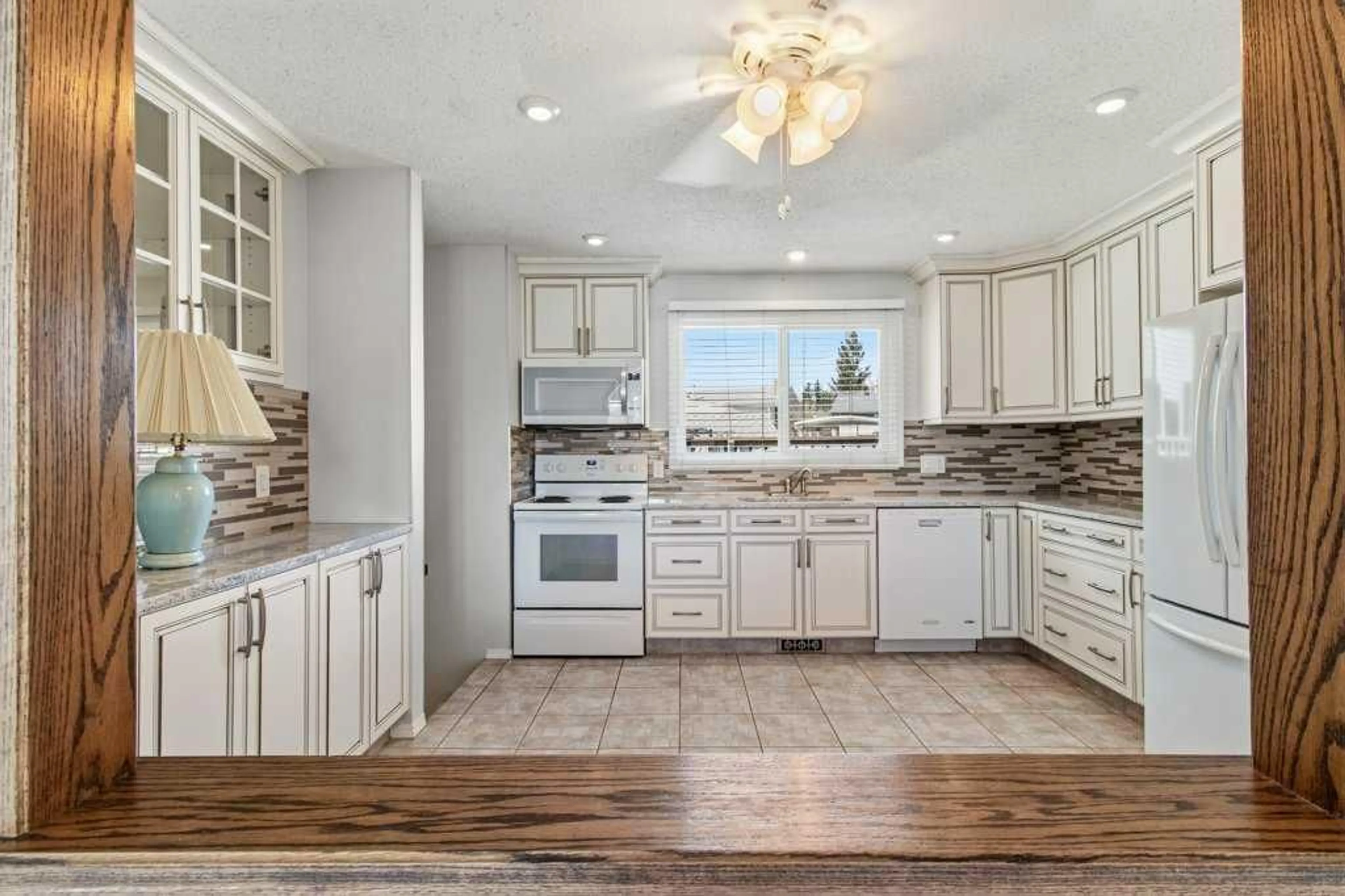 pillar/IMG-A2281676_2.jpg