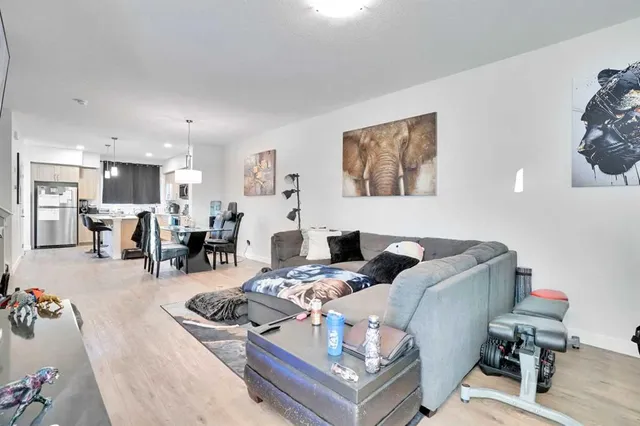 514 Wolf Willow Blvd, Calgary 4