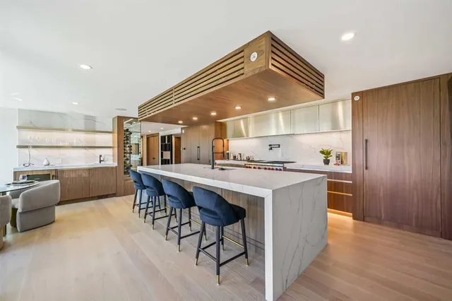 100 10A St #403, Calgary 5