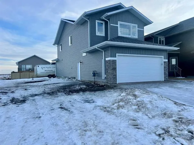7503 38A Ave, Camrose 3