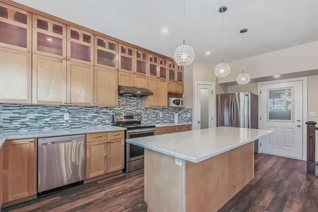 23 Cheltenham Rd, Calgary 3
