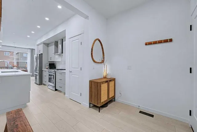 250 Hotchkiss Common, Calgary 5