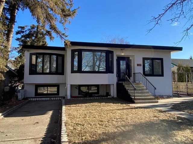 564 5 St, Brooks 2