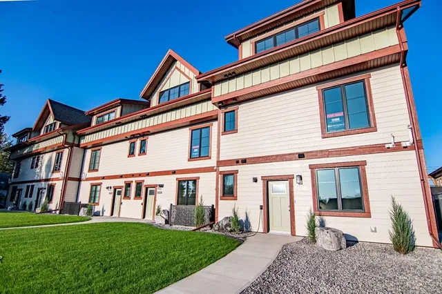 5026 48 St, Rocky Mountain House 3