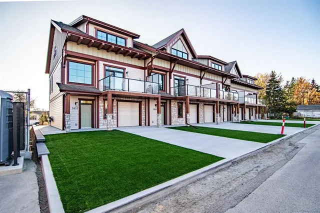 5026 48 St, Rocky Mountain House 5