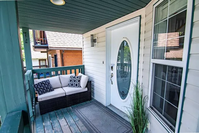 5008 41 St, Sylvan Lake 2