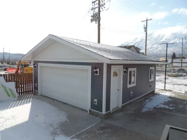 701 GEIKIE St, Jasper 3