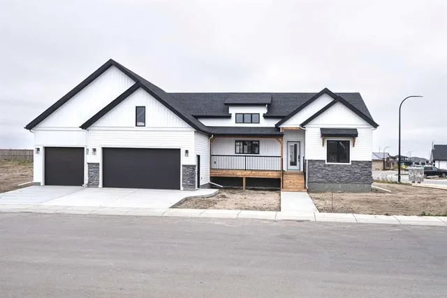 6017 13 St, Lloydminster 1