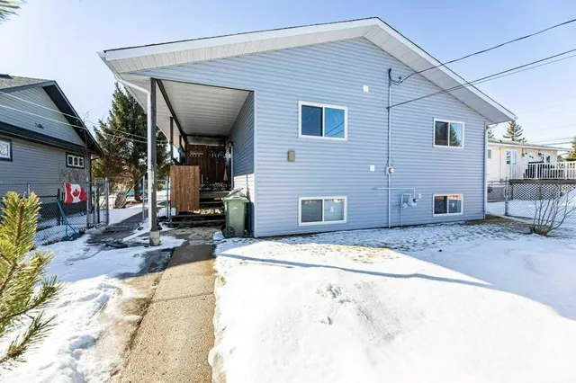 5020 61 Avenue Close, Ponoka 4