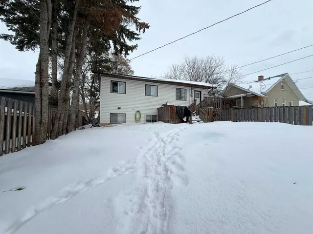 4909 42 St, Athabasca 2