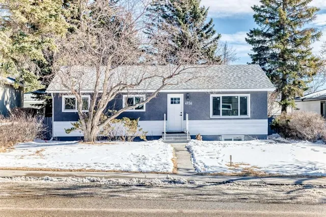 4936 45 St, Calgary 3