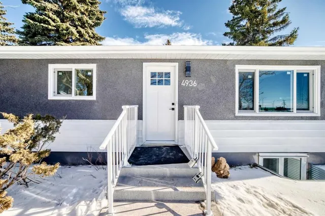4936 45 St, Calgary 4
