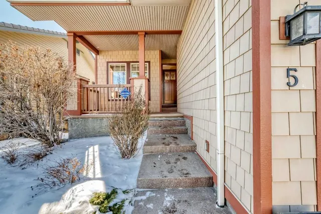 5 Bridle Estates Rd, Calgary 2