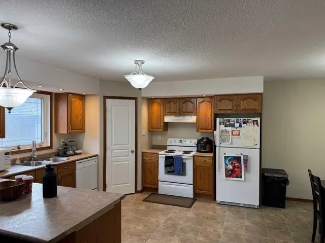 2608B 11 Ave, Wainwright 3