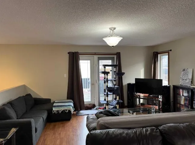 2608B 11 Ave, Wainwright 5