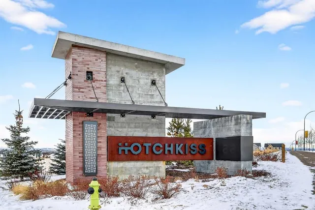 321 Hotchkiss Dr #1103, Calgary 3