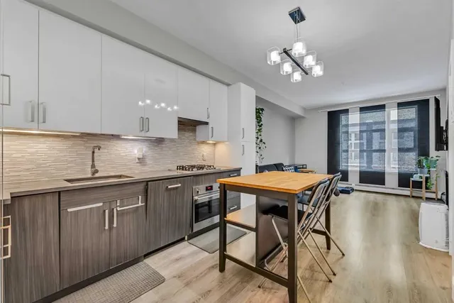 515 4 Ave #102, Calgary 3