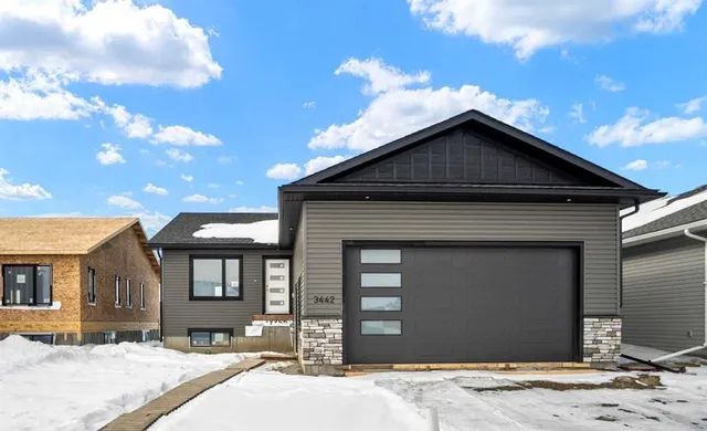 3442 Victory Way, Olds