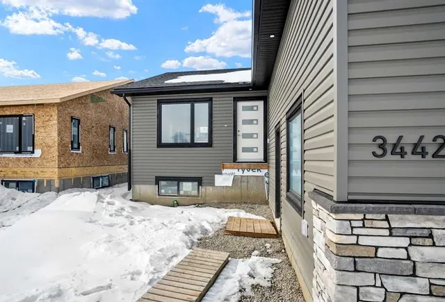 3442 Victory Way, Olds 3